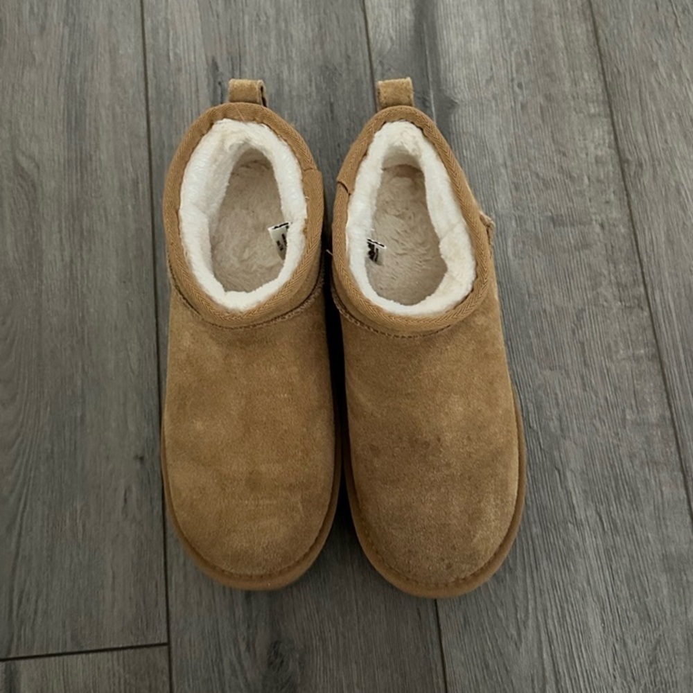 CUSHIONAIRE Platform Tan Mini Boots